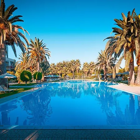 May Beach Hotel 호텔