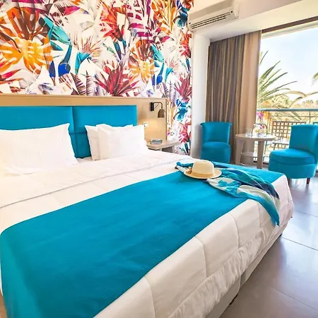 May Beach Hotel 호텔