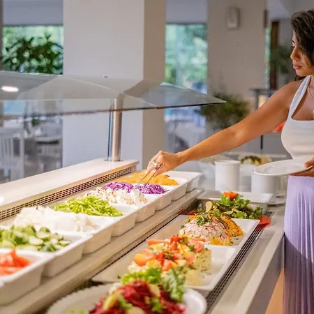 Szálloda May Beach Hotel 4*